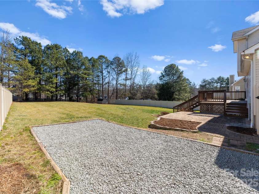159 Creekwood Drive, Mooresville, NC 28117.  MLS# CAR4227542, YatesRealty ID 3433. 