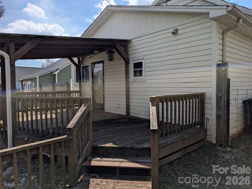 633 Eastway Drive, Troutman, NC 28166.  MLS# CAR4355605, YatesRealty ID 3433. 