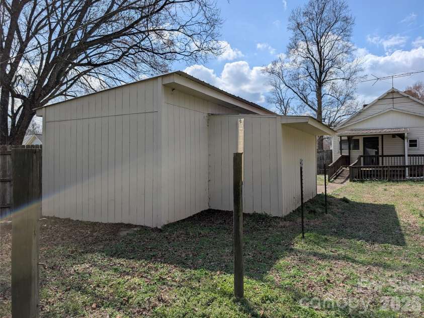 633 Eastway Drive, Troutman, NC 28166.  MLS# CAR4355605, YatesRealty ID 3433. 