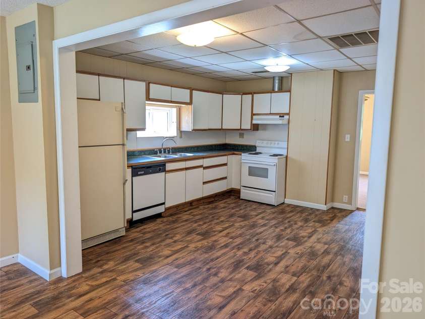 633 Eastway Drive, Troutman, NC 28166.  MLS# CAR4355605, YatesRealty ID 3433. 