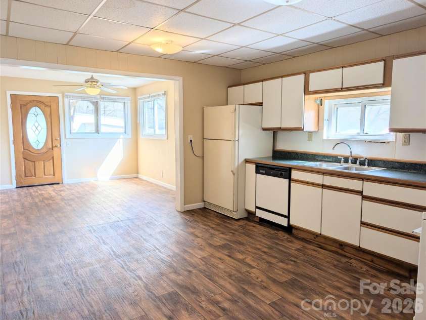 633 Eastway Drive, Troutman, NC 28166.  MLS# CAR4355605, YatesRealty ID 3433. 