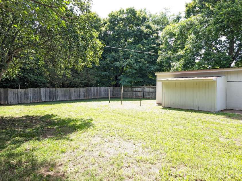 633 Eastway Drive, Troutman, NC 28166.  MLS# CAR4355605, YatesRealty ID 3433. 