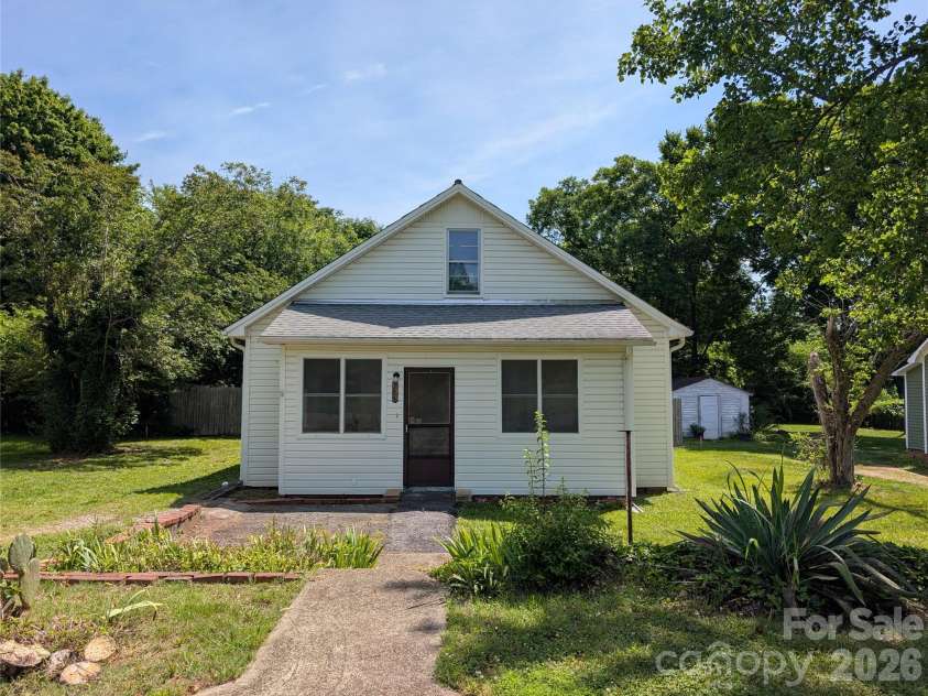 633 Eastway Drive, Troutman, NC 28166.  MLS# CAR4355605, YatesRealty ID 3433. 