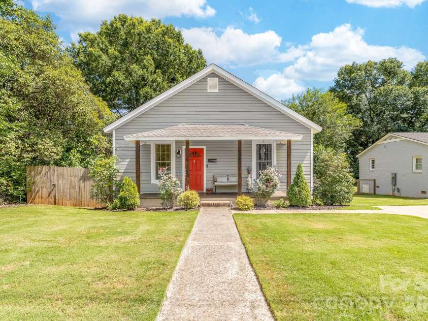 950 Lucas Street, Rock Hill, SC 29730.  MLS# CAR4397702, YatesRealty ID 34330. 