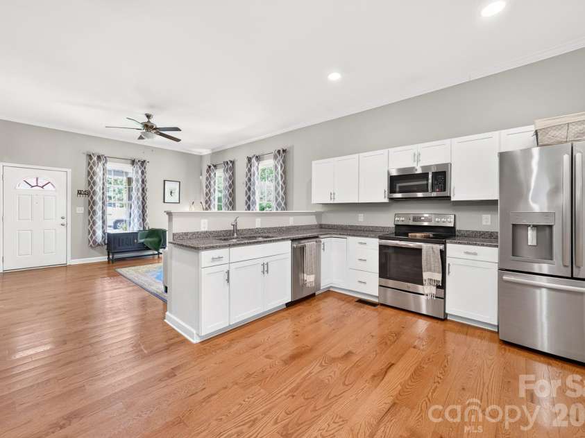 950 Lucas Street, Rock Hill, SC 29730.  MLS# CAR4397702, YatesRealty ID 34330. 