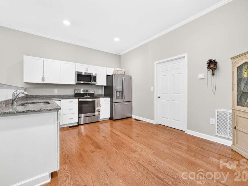 950 Lucas Street, Rock Hill, SC 29730.  MLS# CAR4397702, YatesRealty ID 34330. 