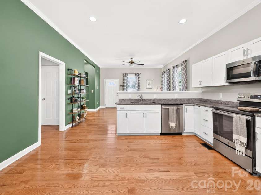 950 Lucas Street, Rock Hill, SC 29730.  MLS# CAR4397702, YatesRealty ID 34330. 