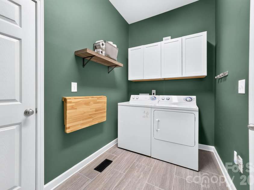 950 Lucas Street, Rock Hill, SC 29730.  MLS# CAR4397702, YatesRealty ID 34330. 