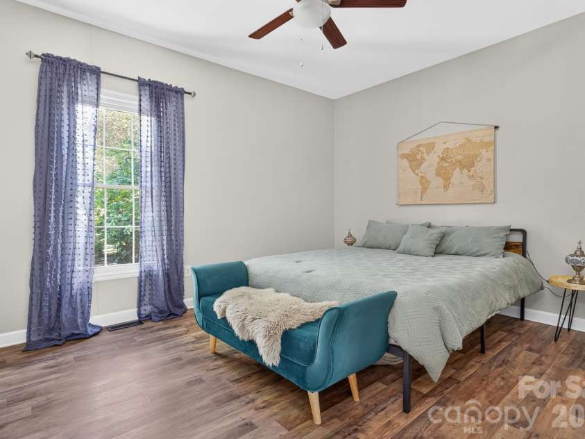 950 Lucas Street, Rock Hill, SC 29730.  MLS# CAR4397702, YatesRealty ID 34330. 
