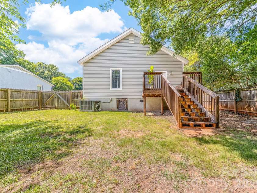 950 Lucas Street, Rock Hill, SC 29730.  MLS# CAR4397702, YatesRealty ID 34330. 