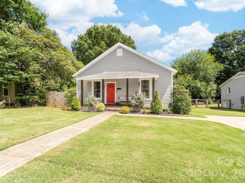950 Lucas Street, Rock Hill, SC 29730.  MLS# CAR4397702, YatesRealty ID 34330. 