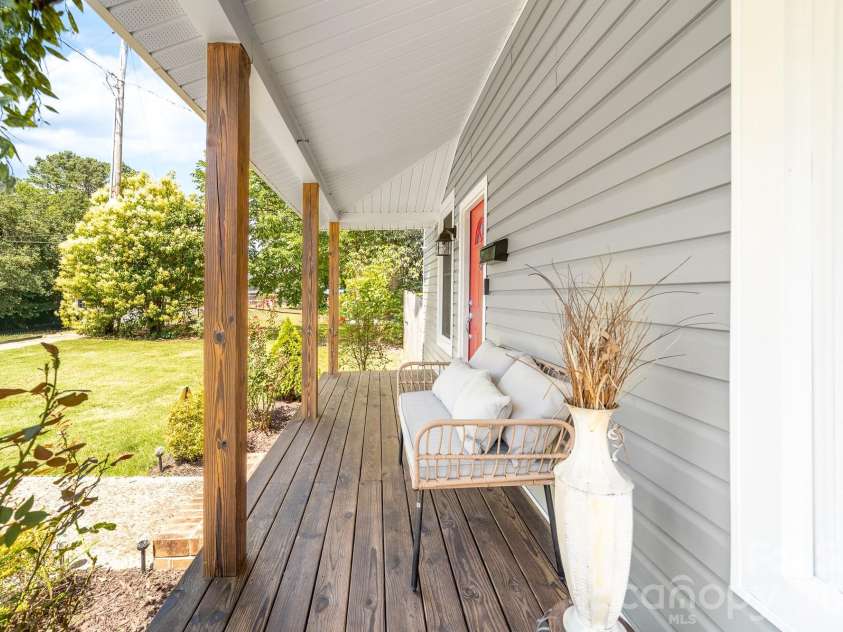 950 Lucas Street, Rock Hill, SC 29730.  MLS# CAR4397702, YatesRealty ID 34330. 