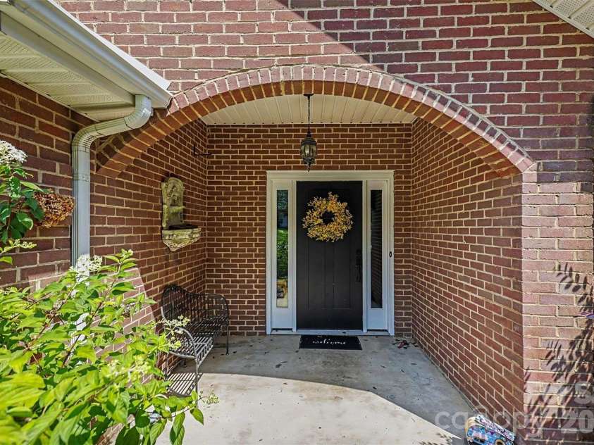 1318 Crown Ridge Drive, Fort Mill, SC 29708.  MLS# CAR4393274, YatesRealty ID 34331. 
