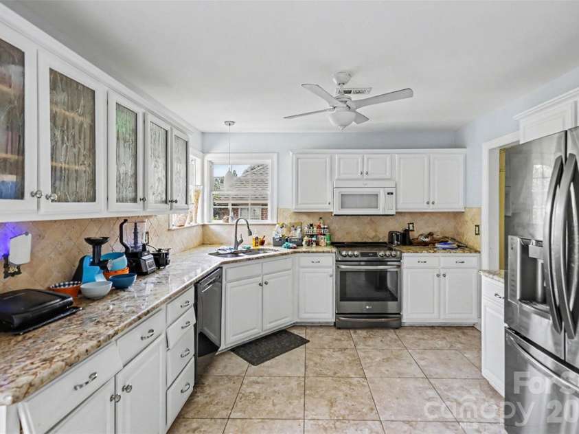 1318 Crown Ridge Drive, Fort Mill, SC 29708.  MLS# CAR4393274, YatesRealty ID 34331. 