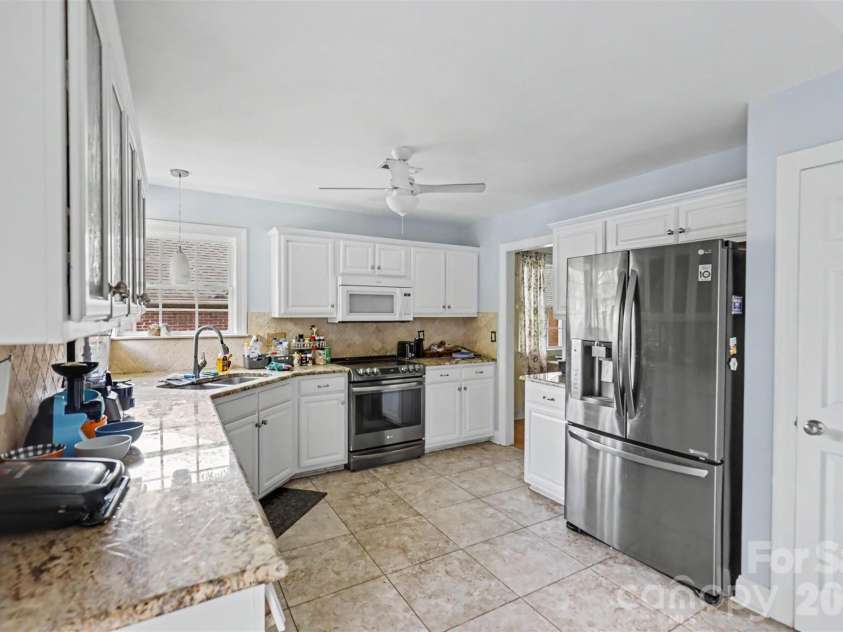 1318 Crown Ridge Drive, Fort Mill, SC 29708.  MLS# CAR4393274, YatesRealty ID 34331. 