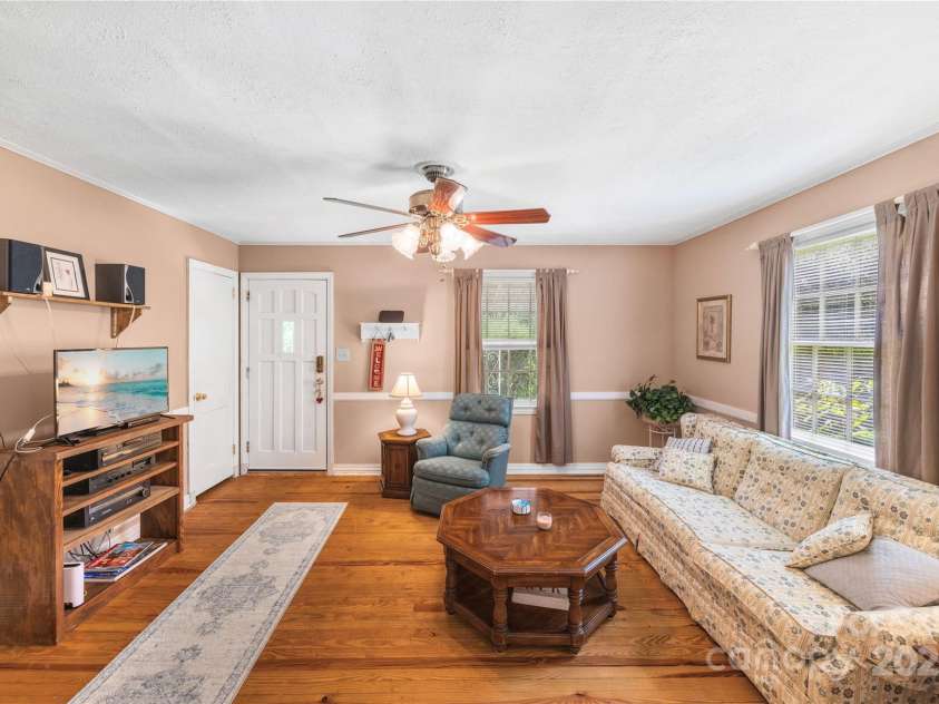 95 Blanton Street, Columbus, NC 28722.  MLS# CAR4295310, YatesRealty ID 34332. 