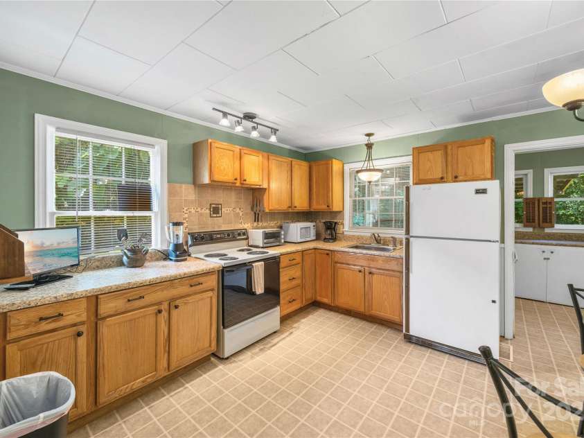 95 Blanton Street, Columbus, NC 28722.  MLS# CAR4295310, YatesRealty ID 34332. 