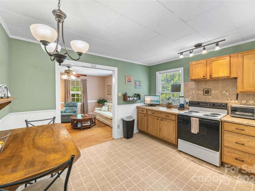 95 Blanton Street, Columbus, NC 28722.  MLS# CAR4295310, YatesRealty ID 34332. 