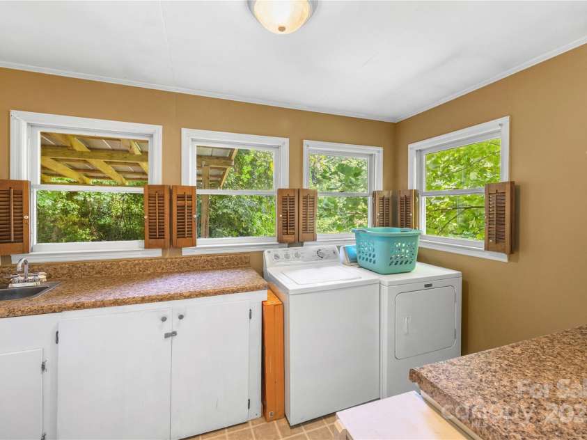 95 Blanton Street, Columbus, NC 28722.  MLS# CAR4295310, YatesRealty ID 34332. 