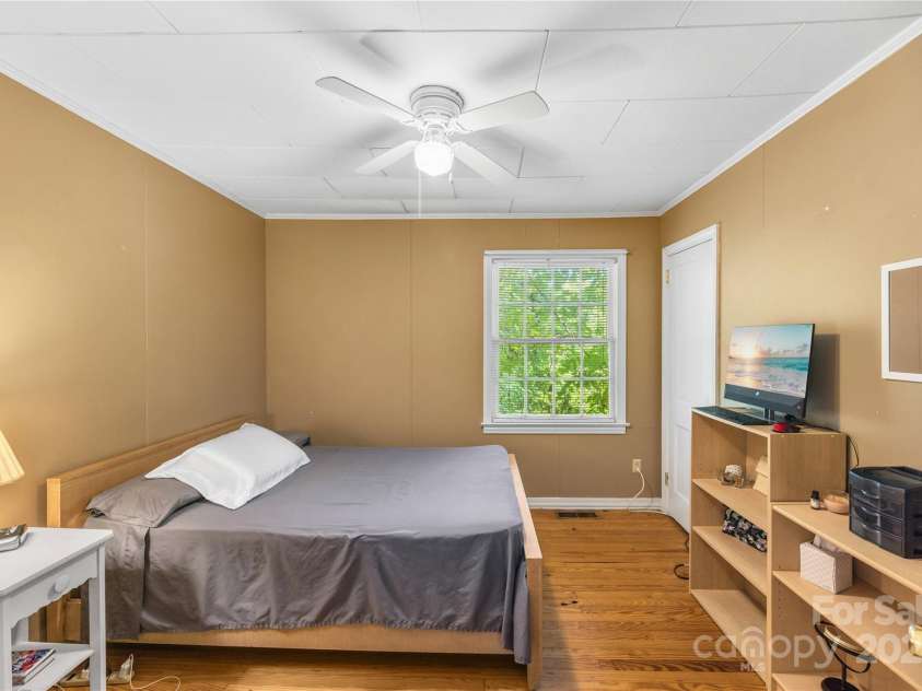 95 Blanton Street, Columbus, NC 28722.  MLS# CAR4295310, YatesRealty ID 34332. 