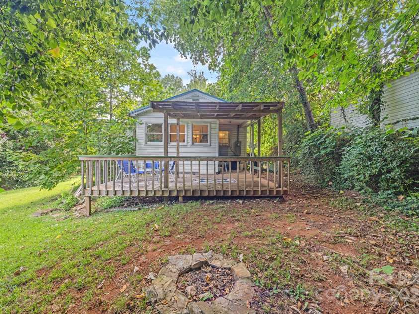 95 Blanton Street, Columbus, NC 28722.  MLS# CAR4295310, YatesRealty ID 34332. 