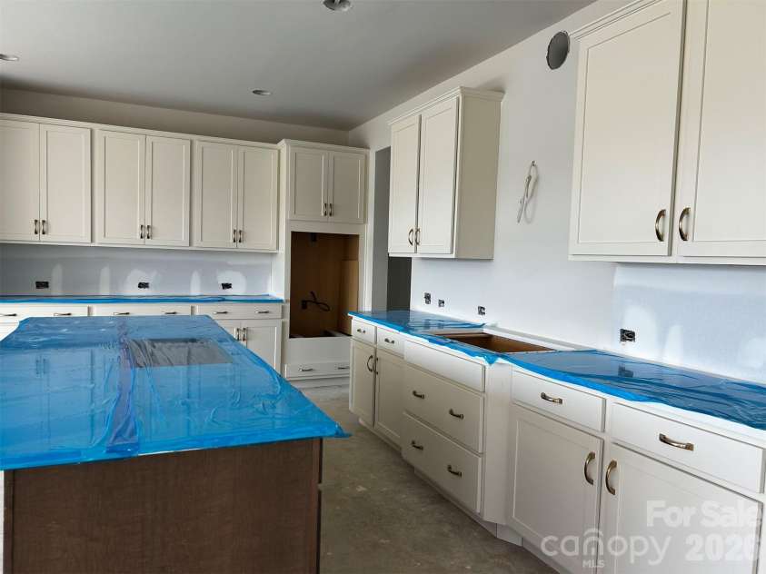 4709 Hopsack Drive, Indian Trail, NC 28079.  MLS# CAR4367464, YatesRealty ID 34333. Kitchen
