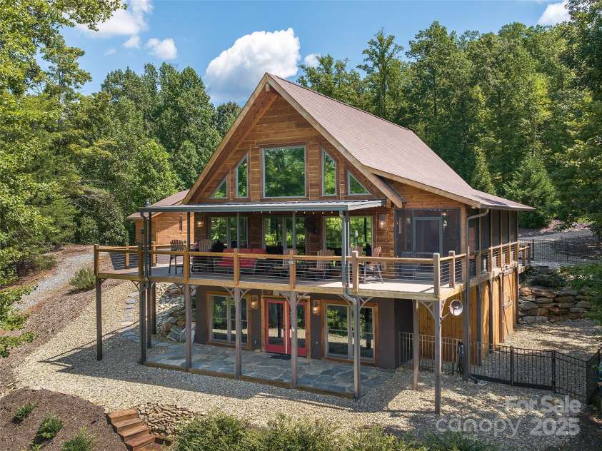 1439 Mountain Parkway, Mill Spring, NC 28756.  MLS# CAR4294167, YatesRealty ID 34334. 