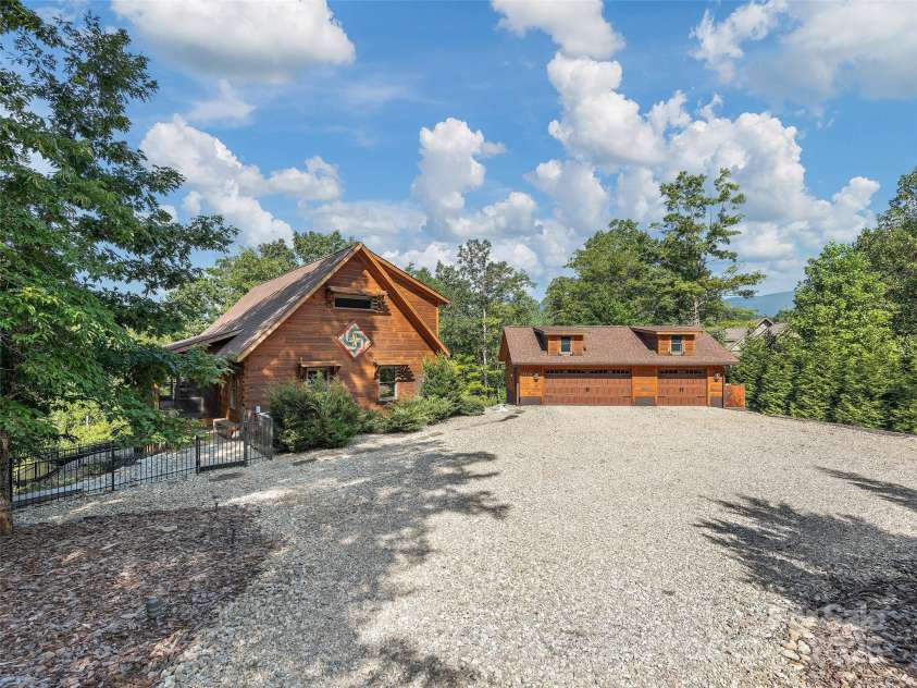 1439 Mountain Parkway, Mill Spring, NC 28756.  MLS# CAR4294167, YatesRealty ID 34334. 