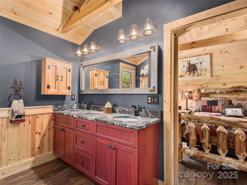 1439 Mountain Parkway, Mill Spring, NC 28756.  MLS# CAR4294167, YatesRealty ID 34334. 