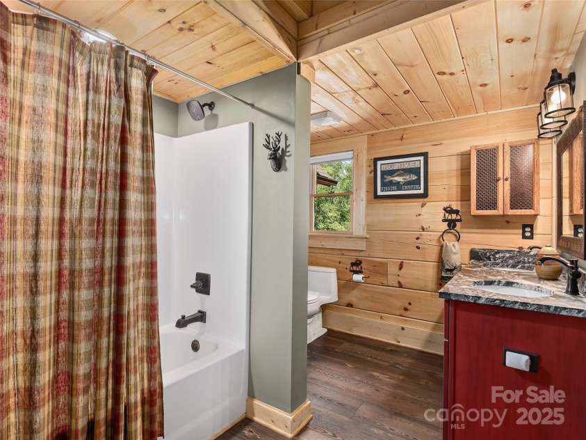 1439 Mountain Parkway, Mill Spring, NC 28756.  MLS# CAR4294167, YatesRealty ID 34334. 