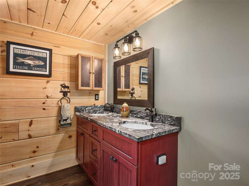 1439 Mountain Parkway, Mill Spring, NC 28756.  MLS# CAR4294167, YatesRealty ID 34334. 