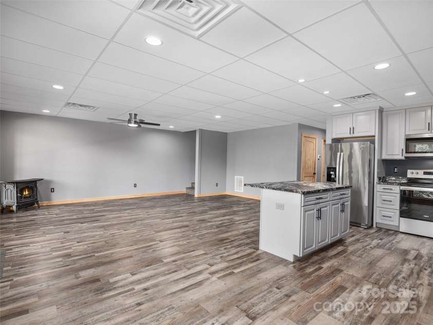 1439 Mountain Parkway, Mill Spring, NC 28756.  MLS# CAR4294167, YatesRealty ID 34334. 