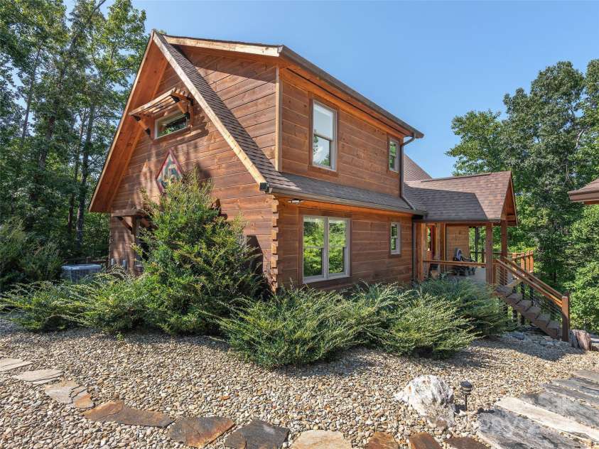 1439 Mountain Parkway, Mill Spring, NC 28756.  MLS# CAR4294167, YatesRealty ID 34334. 