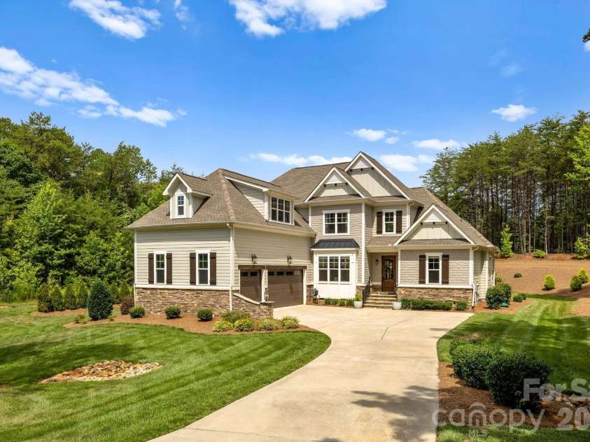3207 James Plantation Drive, Denver, NC 28037.  MLS# CAR4393693, YatesRealty ID 34334. 