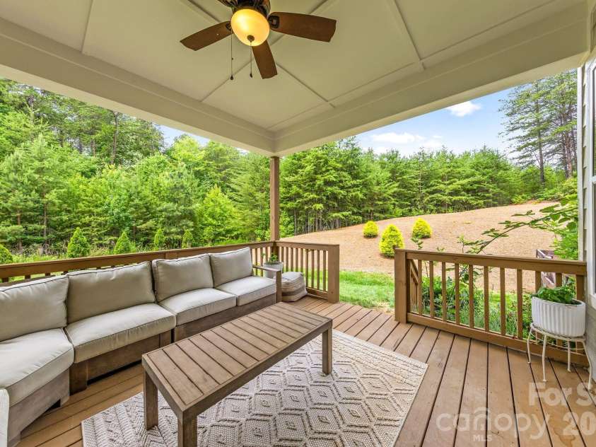 3207 James Plantation Drive, Denver, NC 28037.  MLS# CAR4393693, YatesRealty ID 34334. 