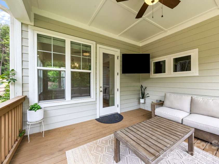 3207 James Plantation Drive, Denver, NC 28037.  MLS# CAR4393693, YatesRealty ID 34334. 
