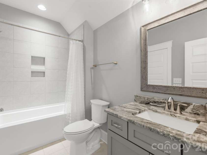 3207 James Plantation Drive, Denver, NC 28037.  MLS# CAR4393693, YatesRealty ID 34334. 