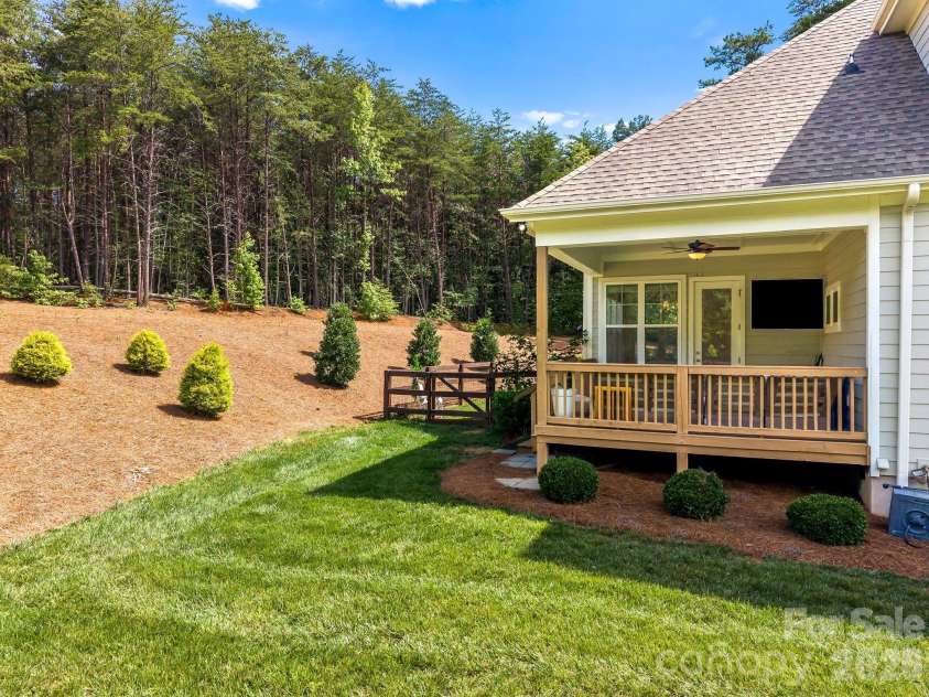 3207 James Plantation Drive, Denver, NC 28037.  MLS# CAR4393693, YatesRealty ID 34334. 