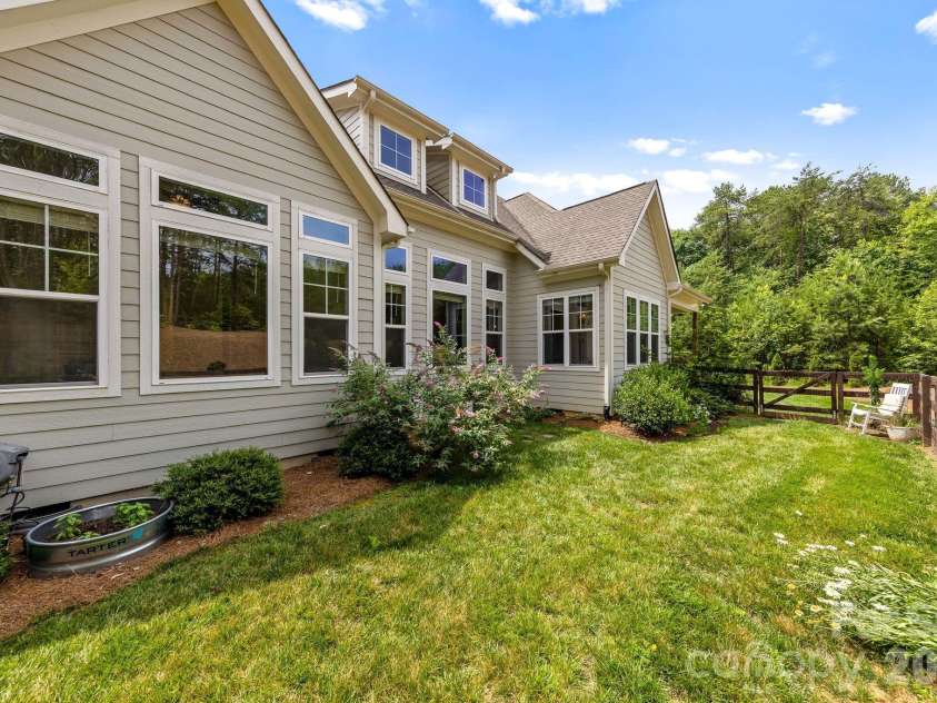 3207 James Plantation Drive, Denver, NC 28037.  MLS# CAR4393693, YatesRealty ID 34334. 
