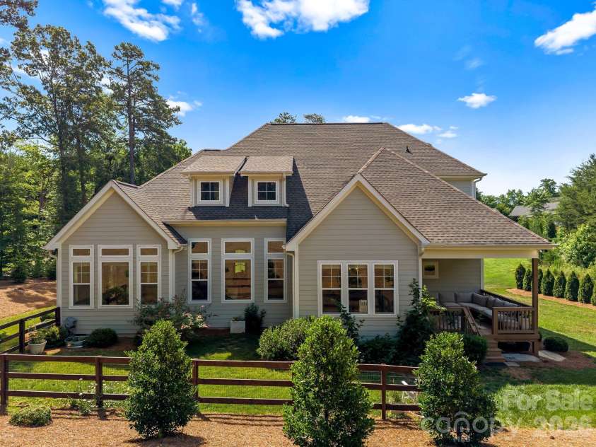 3207 James Plantation Drive, Denver, NC 28037.  MLS# CAR4393693, YatesRealty ID 34334. 