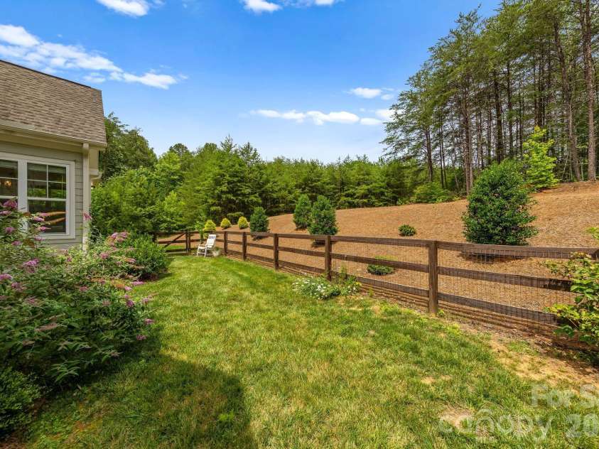 3207 James Plantation Drive, Denver, NC 28037.  MLS# CAR4393693, YatesRealty ID 34334. 