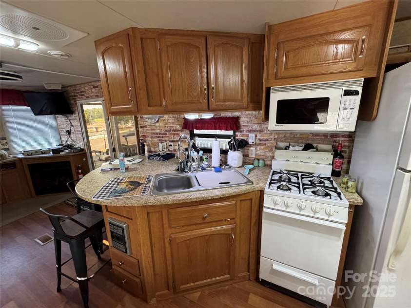 111 Club House Extension, New London, NC 28127.  MLS# CAR4295285, YatesRealty ID 34337. 