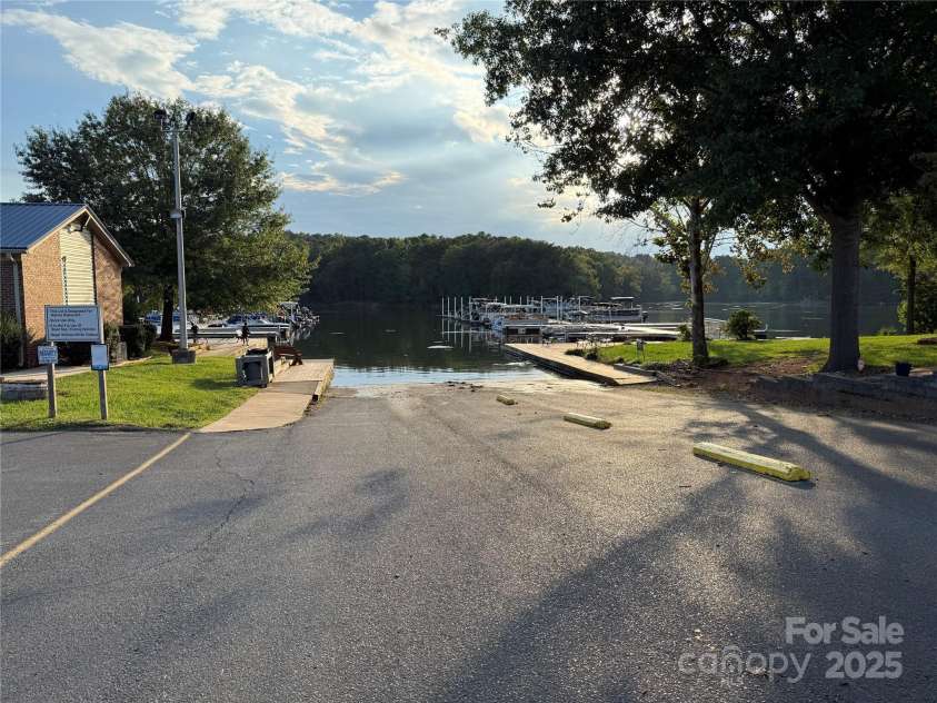 111 Club House Extension, New London, NC 28127.  MLS# CAR4295285, YatesRealty ID 34337. Marina Boat Launch