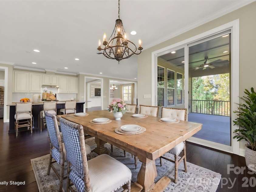 989 Emory Lane, Fort Mill, SC 29708.  MLS# CAR4356402, YatesRealty ID 34337. Breakfast area