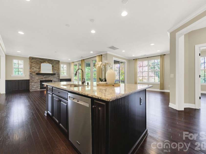 989 Emory Lane, Fort Mill, SC 29708.  MLS# CAR4356402, YatesRealty ID 34337. Kitchen