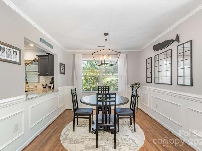 2722 Hillmont Drive, Charlotte, NC 28226.  MLS# CAR4286358, YatesRealty ID 34338. 