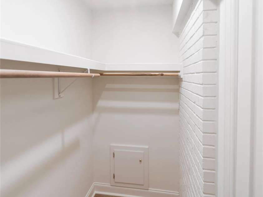 5220 Seacroft Road, Charlotte, NC 28210.  MLS# CAR4290987, YatesRealty ID 34339. 2nd walk-in closet primary bedroom