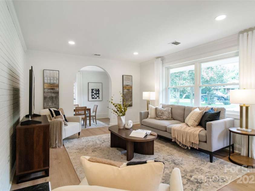 5220 Seacroft Road, Charlotte, NC 28210.  MLS# CAR4290987, YatesRealty ID 34339. 