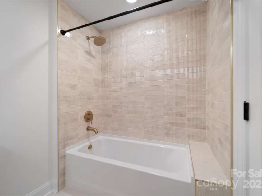 5220 Seacroft Road, Charlotte, NC 28210.  MLS# CAR4290987, YatesRealty ID 34339. 