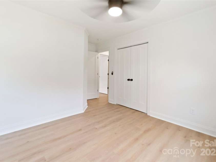 5220 Seacroft Road, Charlotte, NC 28210.  MLS# CAR4290987, YatesRealty ID 34339. 